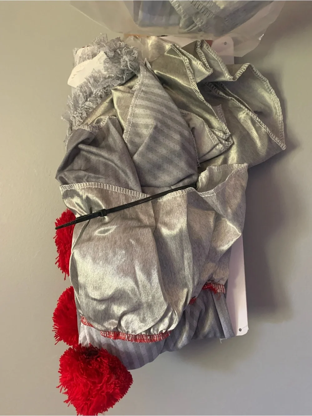 NWT. WAY TO CELEBRATE Carnevil Clown Creepy Clown Kids Costume